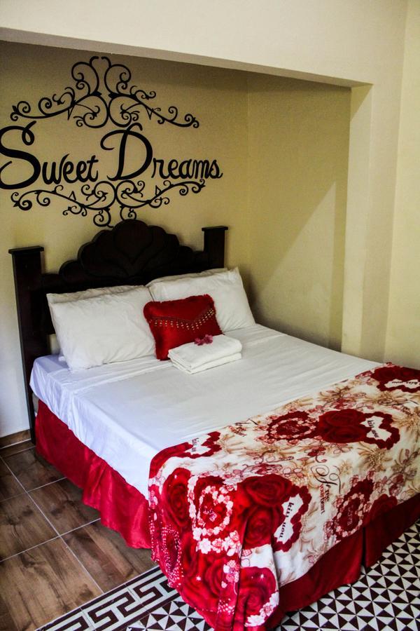 Colonial Charm Hostel Санто Доминго Екстериор снимка